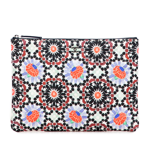 Pre-Loved Chanel Paris Dubai Medium Printed Canvas Cosmetic Case - Picture 1 of 11